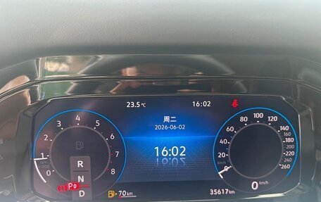 Volkswagen Golf VIII, 2022 год, 1 750 000 рублей, 11 фотография