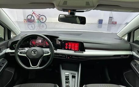 Volkswagen Golf VIII, 2022 год, 1 850 000 рублей, 2 фотография