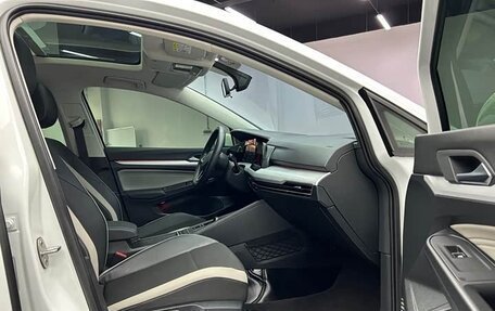 Volkswagen Golf VIII, 2022 год, 1 850 000 рублей, 4 фотография