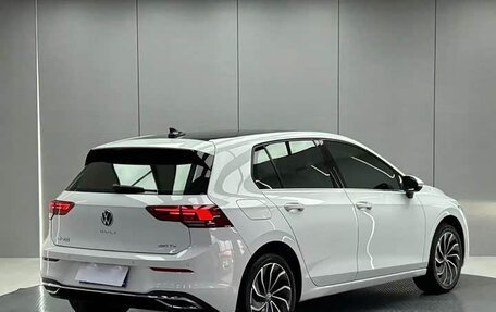 Volkswagen Golf VIII, 2022 год, 1 850 000 рублей, 3 фотография