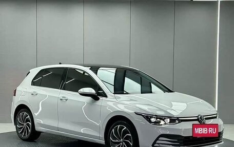 Volkswagen Golf VIII, 2022 год, 1 850 000 рублей, 5 фотография