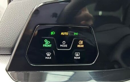 Volkswagen Golf VIII, 2022 год, 1 850 000 рублей, 21 фотография