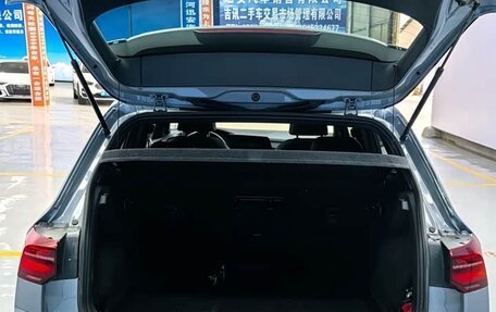 Volkswagen Golf VIII, 2022 год, 1 950 000 рублей, 23 фотография