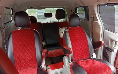 Toyota Sienna III, 2013 год, 1 380 000 рублей, 7 фотография