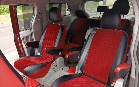 Toyota Sienna III, 2013 год, 1 380 000 рублей, 6 фотография