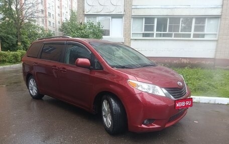 Toyota Sienna III, 2013 год, 1 380 000 рублей, 18 фотография