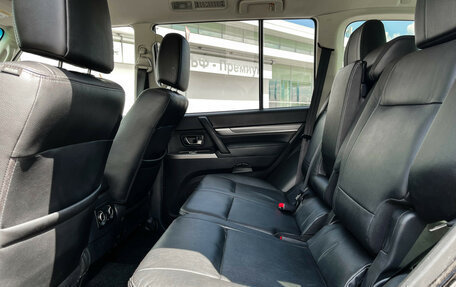 Mitsubishi Pajero IV, 2015 год, 2 647 000 рублей, 10 фотография