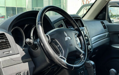 Mitsubishi Pajero IV, 2015 год, 2 647 000 рублей, 13 фотография