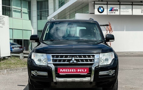 Mitsubishi Pajero IV, 2015 год, 2 647 000 рублей, 2 фотография