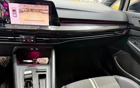 Volkswagen Golf VIII, 2023 год, 2 196 000 рублей, 14 фотография