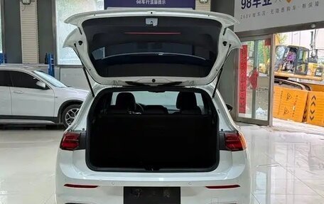 Volkswagen Golf VIII, 2023 год, 2 196 000 рублей, 16 фотография