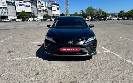 Toyota Camry, 2021 год, 2 950 000 рублей, 2 фотография