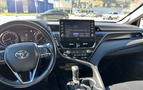 Toyota Camry, 2021 год, 2 950 000 рублей, 10 фотография