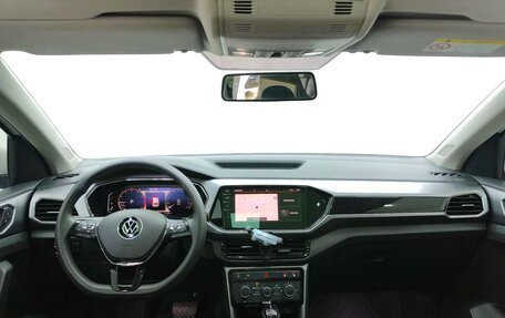 Volkswagen T-Cross I, 2023 год, 1 390 000 рублей, 6 фотография