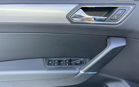 Volkswagen Touran III, 2022 год, 1 900 000 рублей, 12 фотография