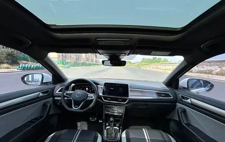 Volkswagen T-Roc I, 2023 год, 1 327 000 рублей, 8 фотография