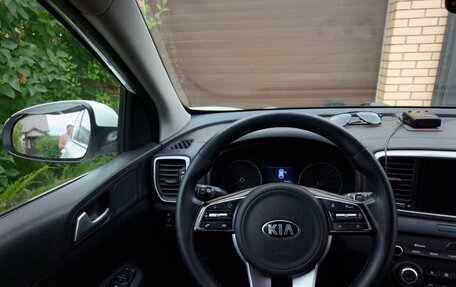 KIA Sportage IV рестайлинг, 2020 год, 2 300 000 рублей, 5 фотография