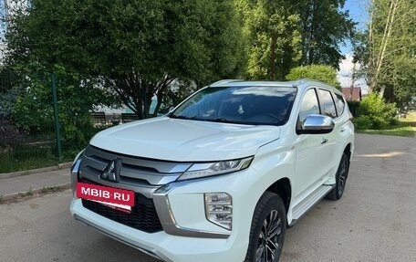 Mitsubishi Montero Sport, 2022 год, 3 400 000 рублей, 12 фотография