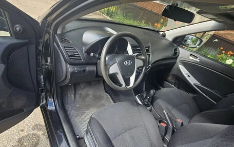 Hyundai Solaris II рестайлинг, 2013 год, 665 000 рублей, 12 фотография