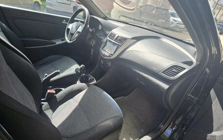 Hyundai Solaris II рестайлинг, 2013 год, 665 000 рублей, 14 фотография
