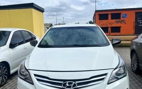 Hyundai Solaris II рестайлинг, 2016 год, 910 000 рублей, 3 фотография