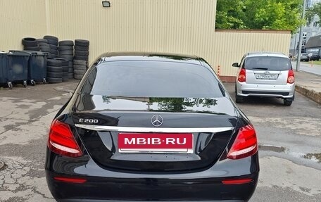 Mercedes-Benz E-Класс, 2018 год, 3 000 000 рублей, 6 фотография