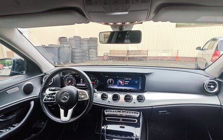 Mercedes-Benz E-Класс, 2018 год, 3 000 000 рублей, 11 фотография