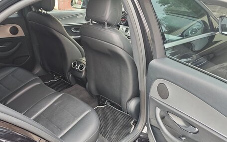 Mercedes-Benz E-Класс, 2018 год, 3 000 000 рублей, 15 фотография