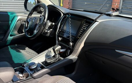 Mitsubishi Montero Sport, 2021 год, 4 850 000 рублей, 9 фотография