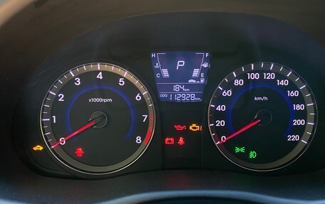 Hyundai Solaris II рестайлинг, 2012 год, 750 000 рублей, 9 фотография