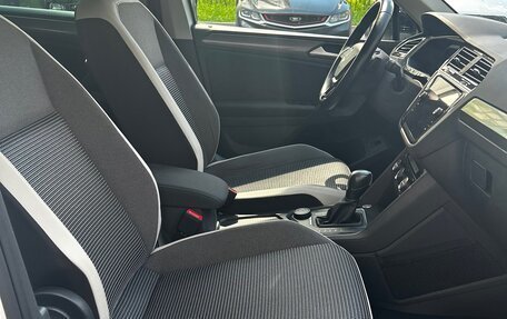 Volkswagen Tiguan II, 2020 год, 2 390 000 рублей, 10 фотография