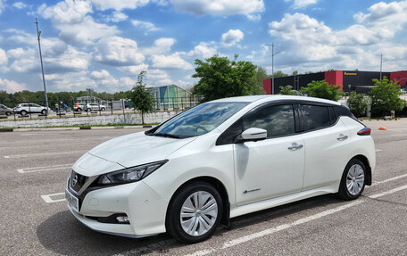 Nissan Leaf II, 2018 год, 1 300 000 рублей, 4 фотография