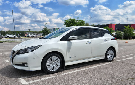 Nissan Leaf II, 2018 год, 1 300 000 рублей, 5 фотография