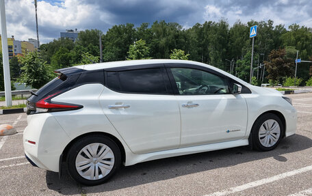 Nissan Leaf II, 2018 год, 1 300 000 рублей, 10 фотография