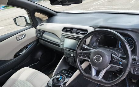 Nissan Leaf II, 2018 год, 1 300 000 рублей, 12 фотография