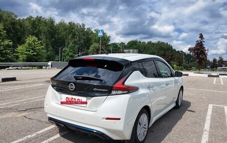 Nissan Leaf II, 2018 год, 1 300 000 рублей, 9 фотография