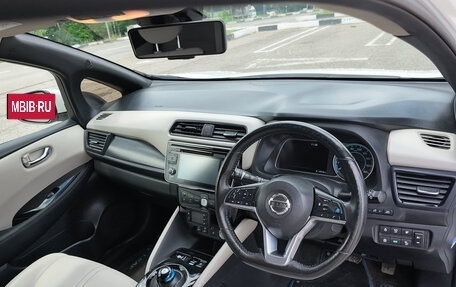 Nissan Leaf II, 2018 год, 1 300 000 рублей, 13 фотография