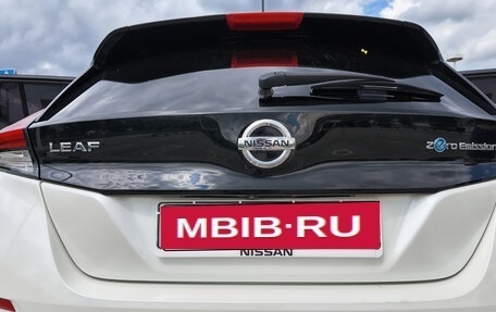 Nissan Leaf II, 2018 год, 1 300 000 рублей, 30 фотография