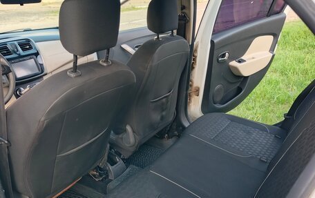 Renault Logan II, 2014 год, 700 000 рублей, 20 фотография