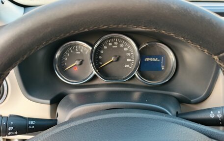 Renault Logan II, 2014 год, 700 000 рублей, 10 фотография