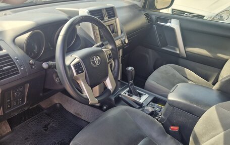 Toyota Land Cruiser Prado 150 рестайлинг 2, 2013 год, 2 590 000 рублей, 10 фотография