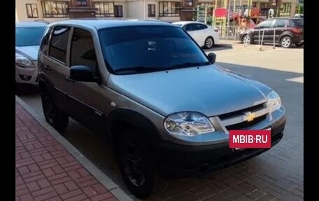 Chevrolet Niva I рестайлинг, 2013 год, 599 000 рублей, 3 фотография