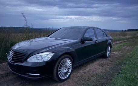Mercedes-Benz S-Класс, 2010 год, 2 000 000 рублей, 2 фотография