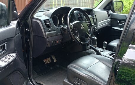 Mitsubishi Pajero IV, 2011 год, 1 800 000 рублей, 10 фотография