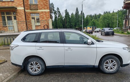 Mitsubishi Outlander III рестайлинг 3, 2012 год, 1 320 000 рублей, 3 фотография