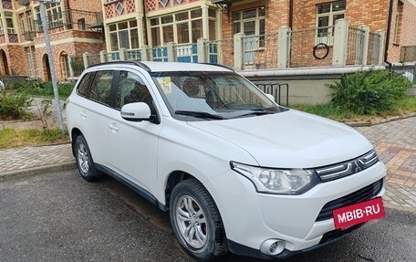 Mitsubishi Outlander III рестайлинг 3, 2012 год, 1 320 000 рублей, 2 фотография