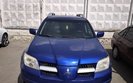 Mitsubishi Outlander III рестайлинг 3, 2005 год, 620 000 рублей, 2 фотография