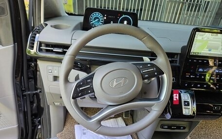 Hyundai Staria, 2024 год, 4 950 000 рублей, 8 фотография