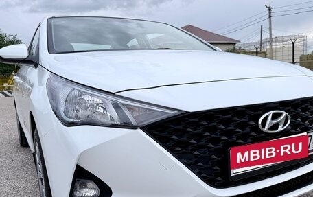 Hyundai Solaris II рестайлинг, 2021 год, 1 590 000 рублей, 10 фотография