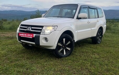 Mitsubishi Pajero IV, 2010 год, 1 550 000 рублей, 2 фотография